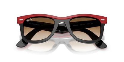 Anteojos De Sol Ray-Ban 0RB2240 Wayfarer Red On Black Clear Gradient Brown Café/Rojo