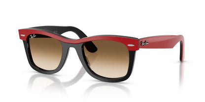 Anteojos De Sol Ray-Ban 0RB2240 Wayfarer Red On Black Clear Gradient Brown Café/Rojo